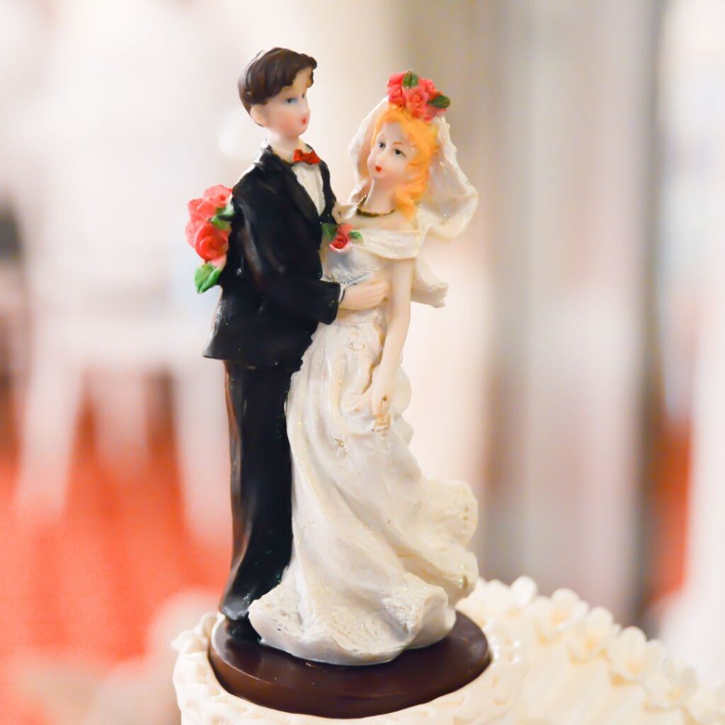swappable figures for couple cake topper